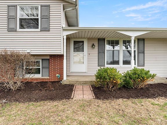 5th image of 2802 N Berthaud Rd