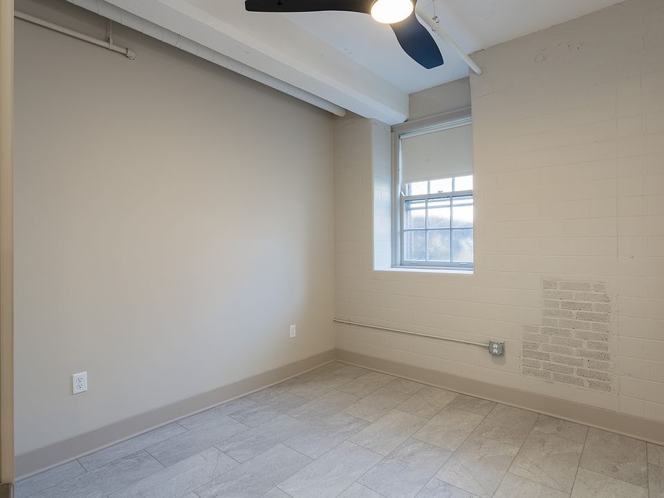 1st image of 936 Delaware Ave #B3