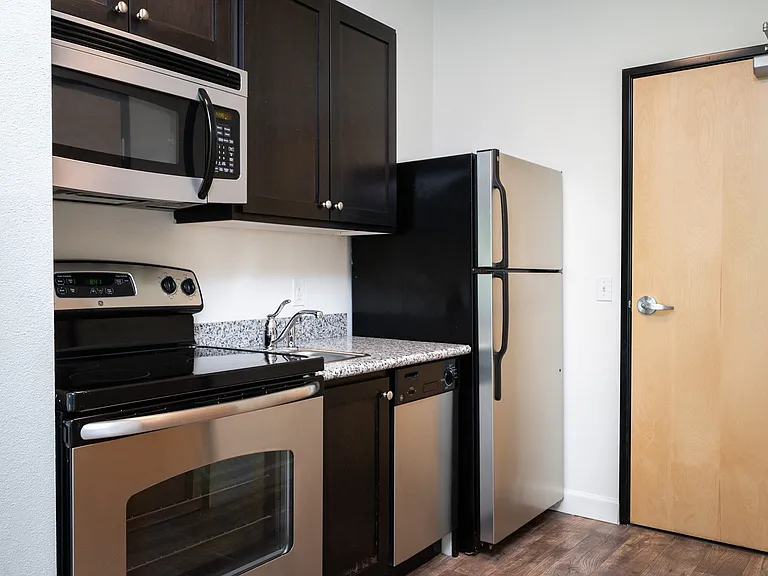 Pearl Studios | Kitchen