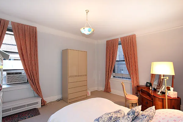 Sold by RE/MAX Town & Country | media 25