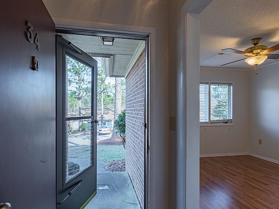5th image of 34 Garden Villa Dr