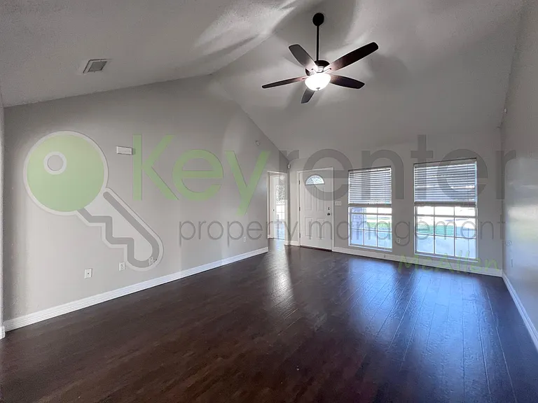 1204 E Rio Vista Ave — Photo 8