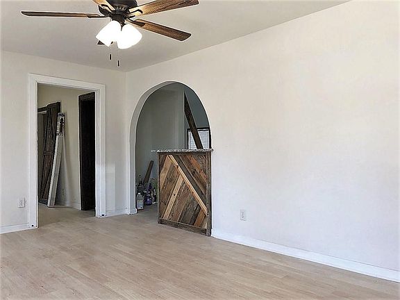 4th image of 3812 Speight Ave