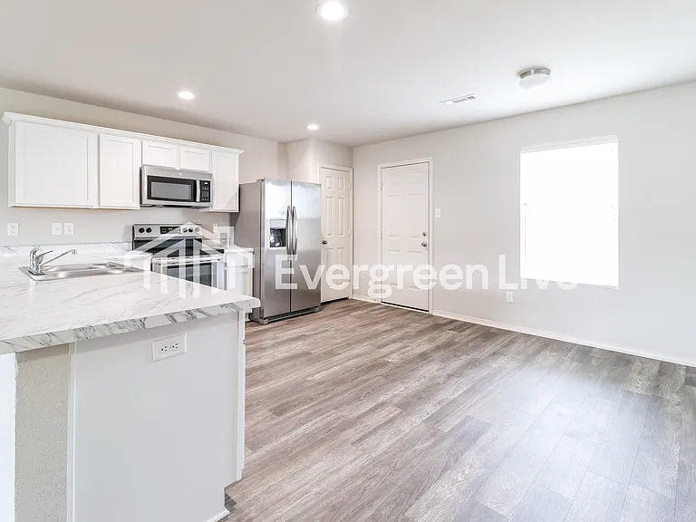 17 Dobbin Dr — Photo 12
