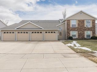 6113 Greenbriar Ln SW UNIT B, Cedar Rapids, IA 52404