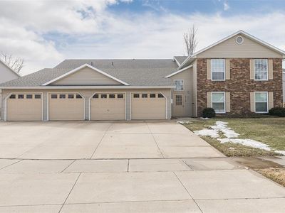 6113 Greenbriar Ln SW UNIT B, Cedar Rapids, IA, 52404