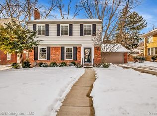 921 Bedford Rd, Grosse Pointe Park, MI 48230