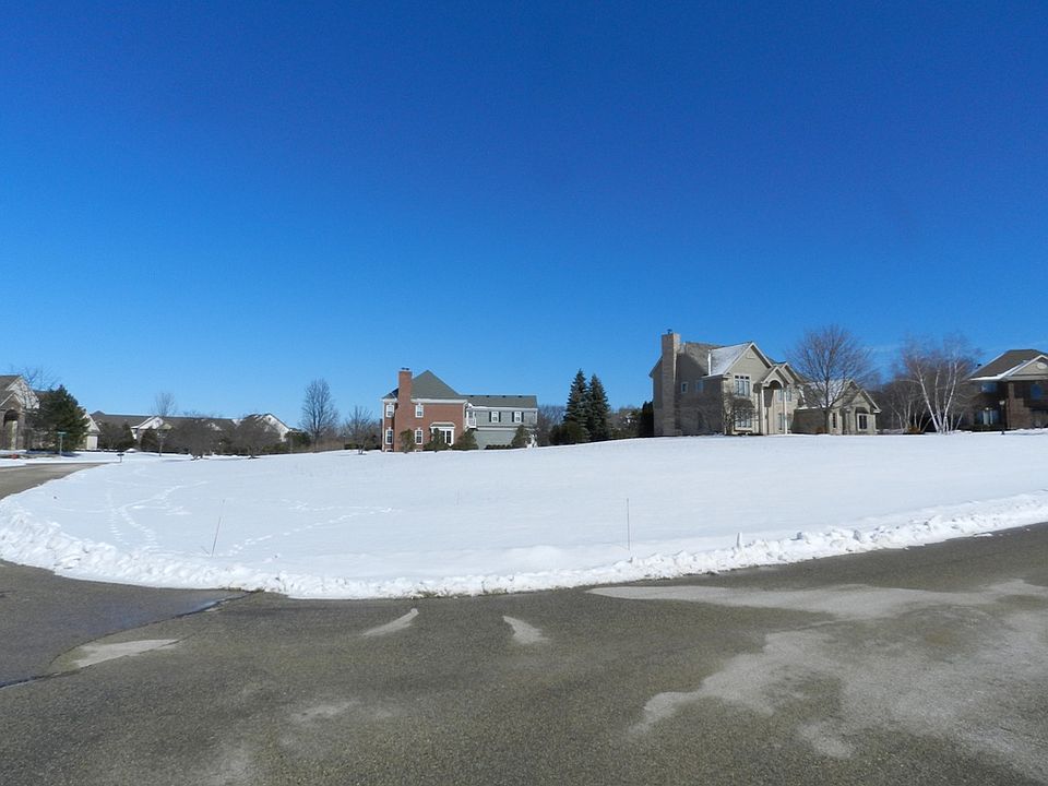 18920 Saratoga Ct Brookfield