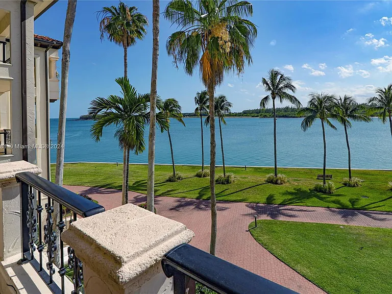2235 Fisher Island Dr — Photo 22