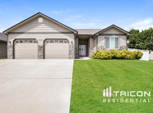 3301 Merlot St, Evans, CO 80634