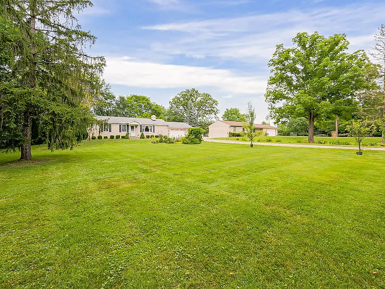 52010 Eleven Mile Rd — Photo 47