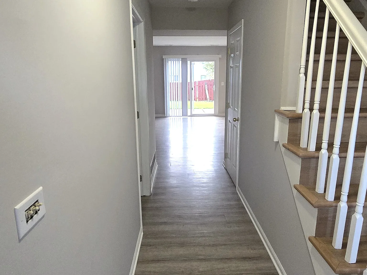 3 bed, 2.5 bath, 1346 sqft, $2,300 — Photo 3