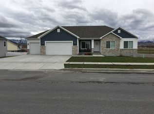 424 E 400 S, Hyrum, UT 84319