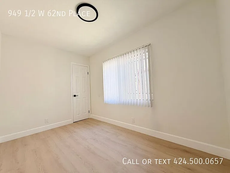 949 1/2 W 62nd Pl — Photo 7