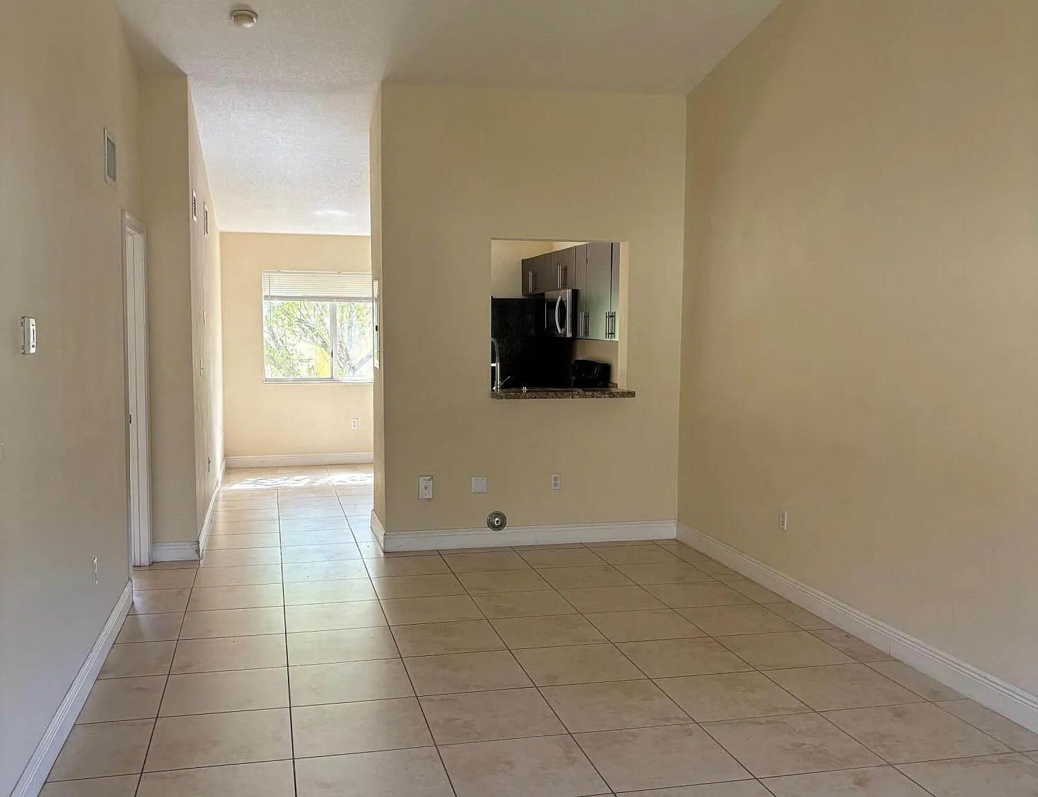 2 bed, 2.0 bath, 965 sqft, $1,950 — Photo 3