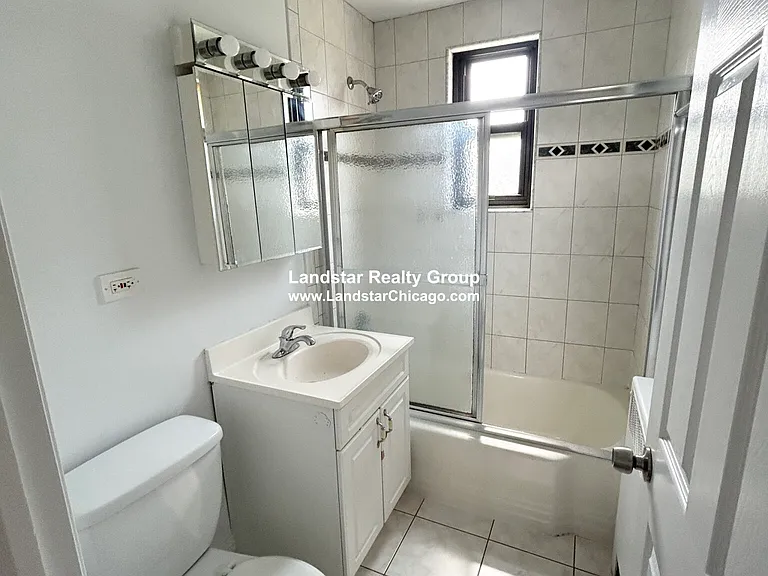 7320.5 N Ridge Blvd #2E — Photo 11