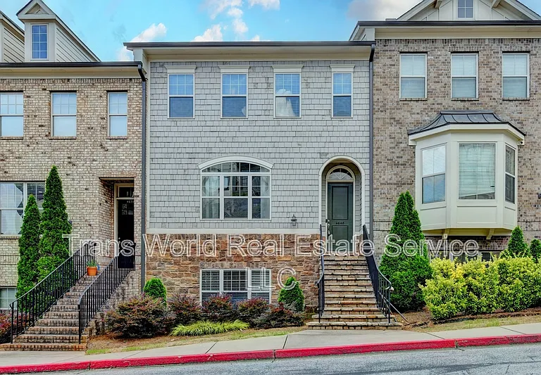 4648 Pine St SE — Photo 2