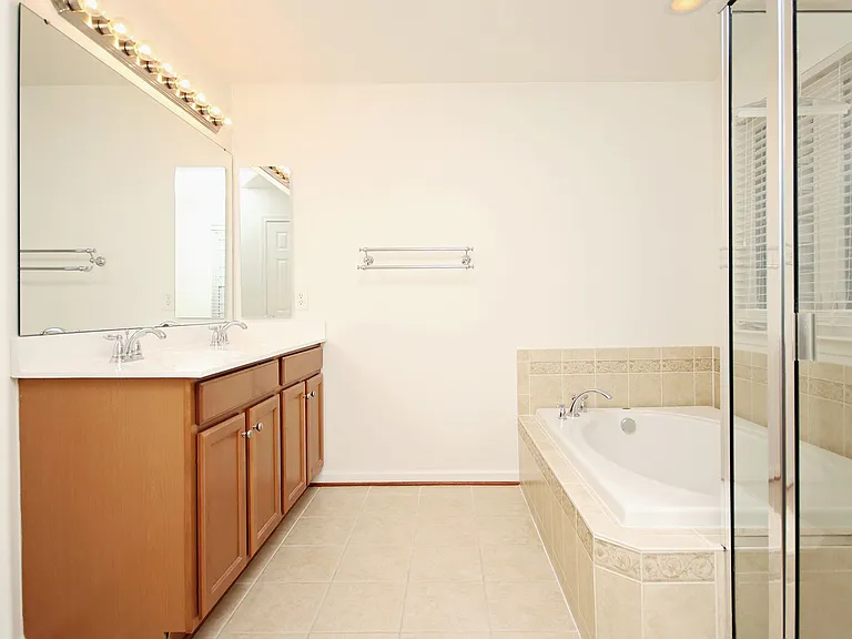 1557 Montessori Ter — Photo 17