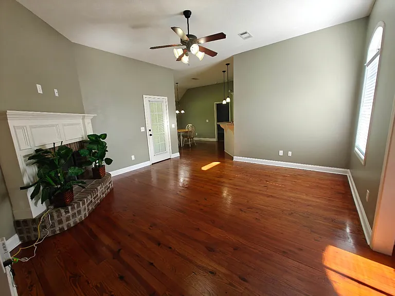 151 Millhouse Dr — Photo 2
