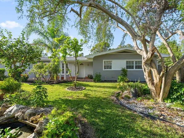 3089 Los Gatos Dr, Belleair Bluffs, FL 33770
