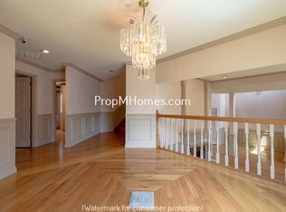 8817 NW Hazeltine St, Portland, OR 97229