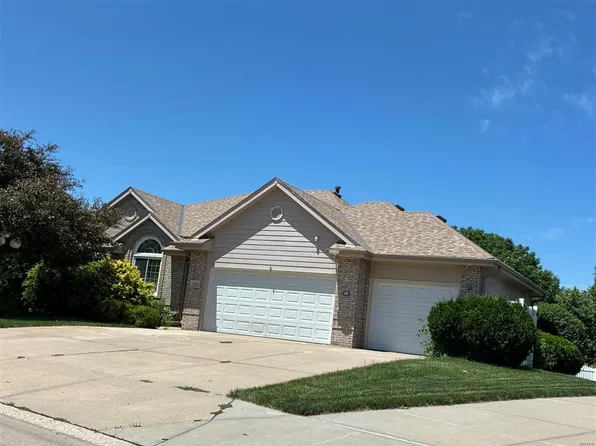 9926 S 100th St, La Vista, NE 68128