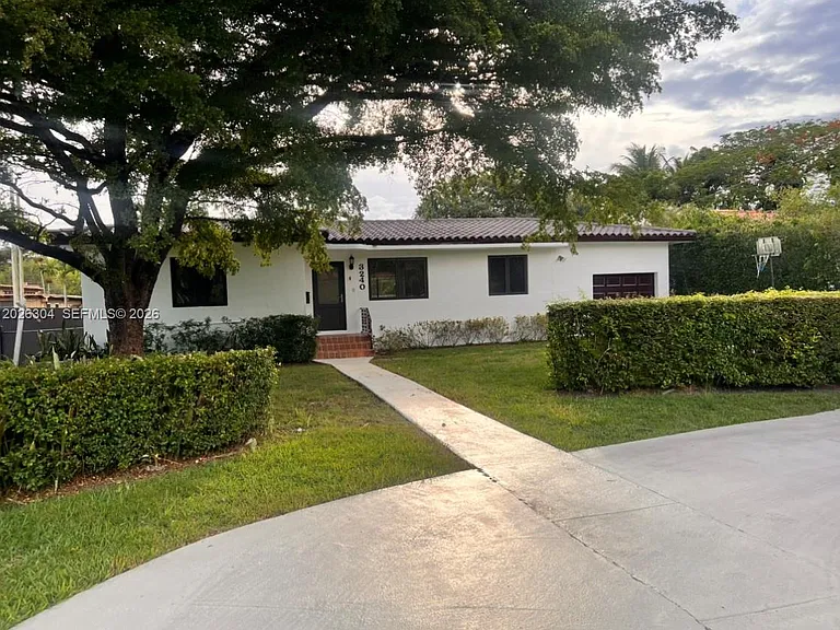 3240 SW 57th Ave — Photo 1