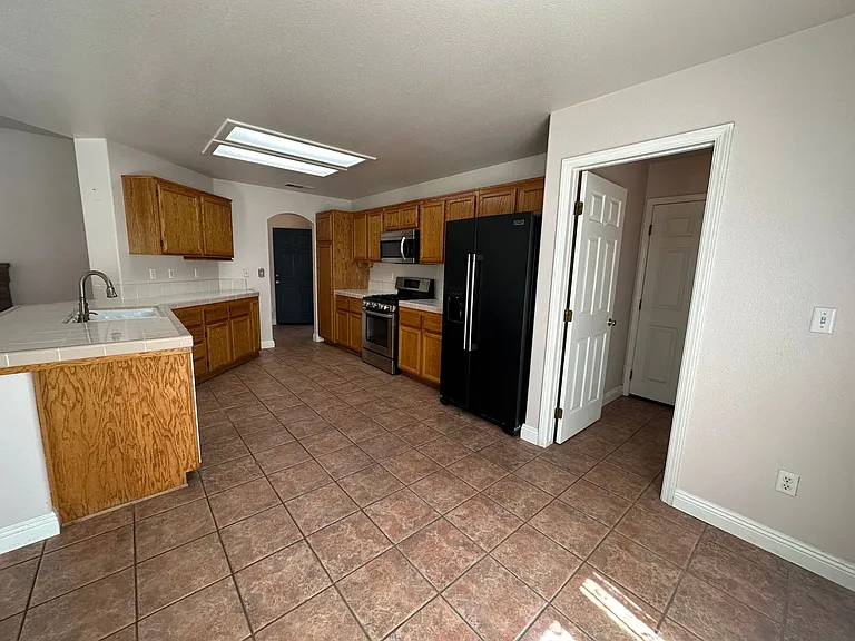 2935 S Aspen St — Photo 7