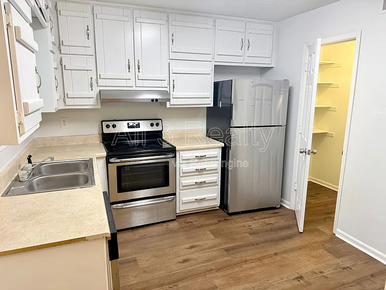 470 S Jeff Davis Dr #B — Photo 8