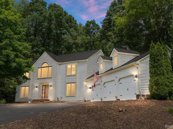 9907 Birch Run, Brighton, MI 48114