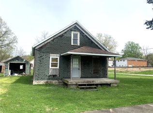 2 Carr St, Pana, IL