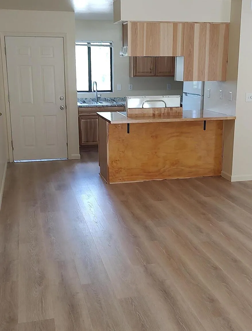 2 bed, 1.0 bath, 3512 sqft, $1,600 — Photo 2