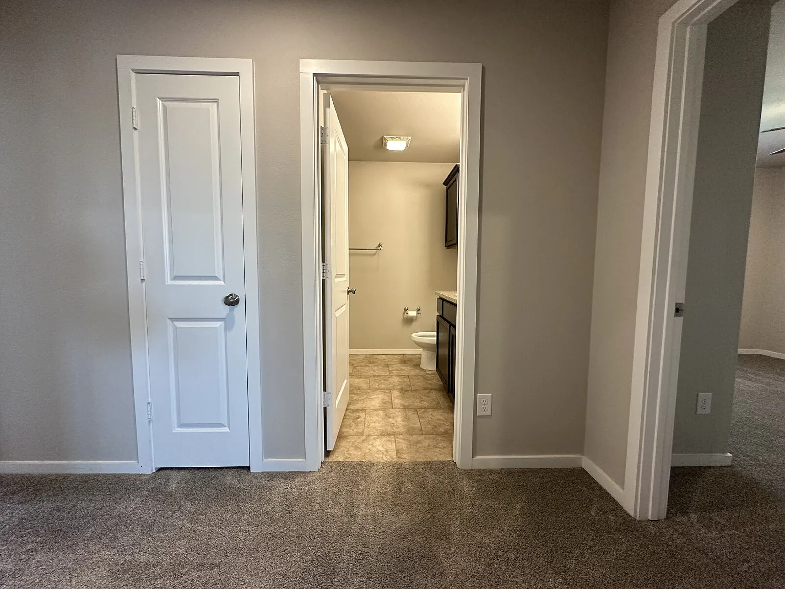 3 bed, 2.0 bath, 1785 sqft, $1,875 — Photo 4
