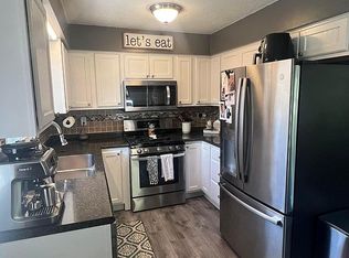 114 Elmwood Ct, Epworth, IA 52045