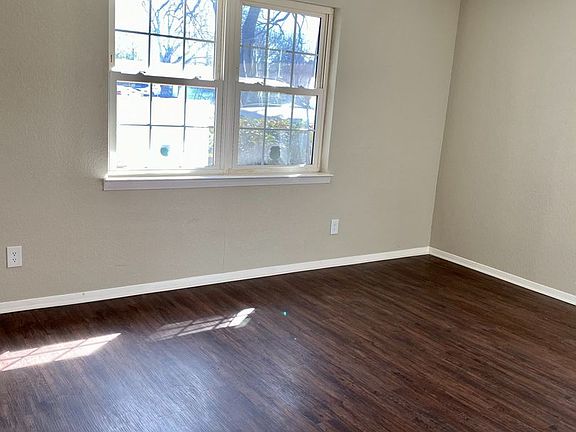 4th image of 5149 Joslin St