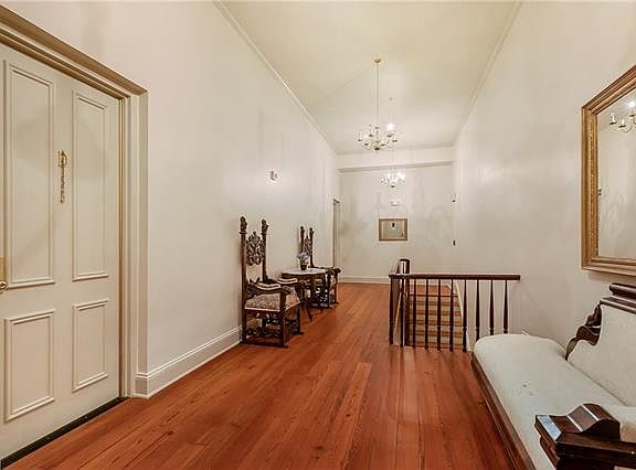 4th image of 521 Royal St APT C