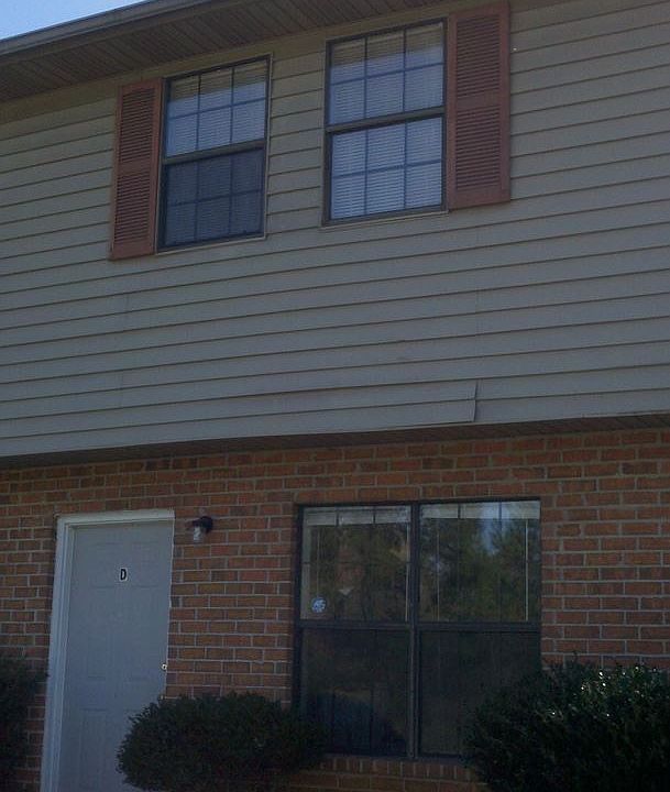 1st image of 3720 Oakwood Hills Dr APT B