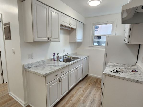 370 Robert Dr #2