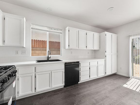 4th image of 44011 Camellia St