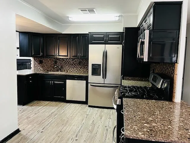 209 Douglas Dr — Photo 5