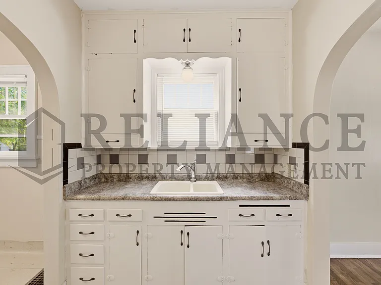 2301 W 3rd St N — Photo 19