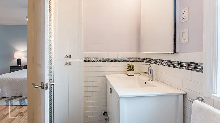 Sold by Garfield Realty  | media 30