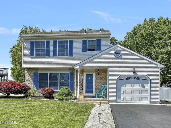 17 Albatross Drive, Howell, NJ 07731