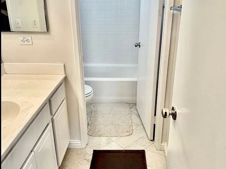 18468 Hillview Ln — Photo 13