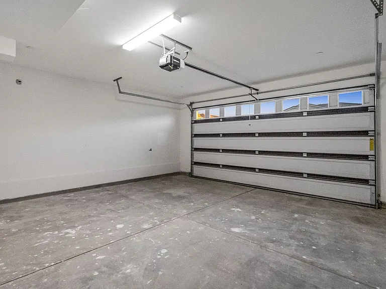 8521 Grove Hill Ct — Photo 15