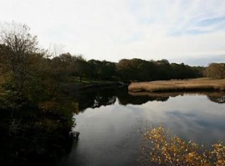 300 Pond St, South Kingstown, RI 02879