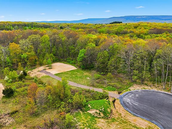 5th image of 11 Scenic Meadow Drive