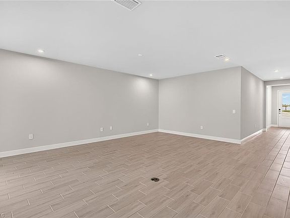 5th image of 1833 Summerlit AVE