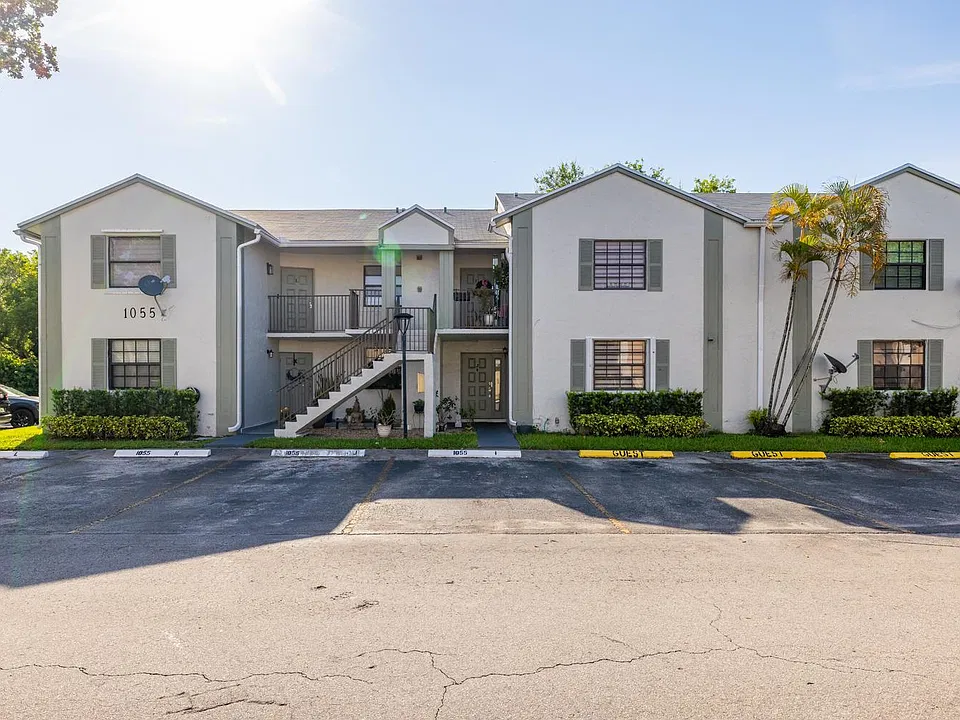 1055 N Franklin Ave #G