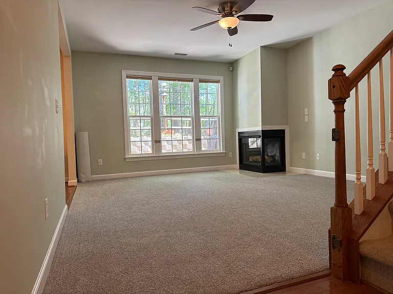 707 Bartlett Cir — Photo 5